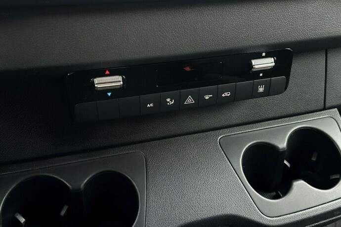 mercedes-benz-sprinter-diesel-2019-big-12