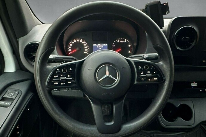 mercedes-benz-sprinter-diesel-2019-big-10