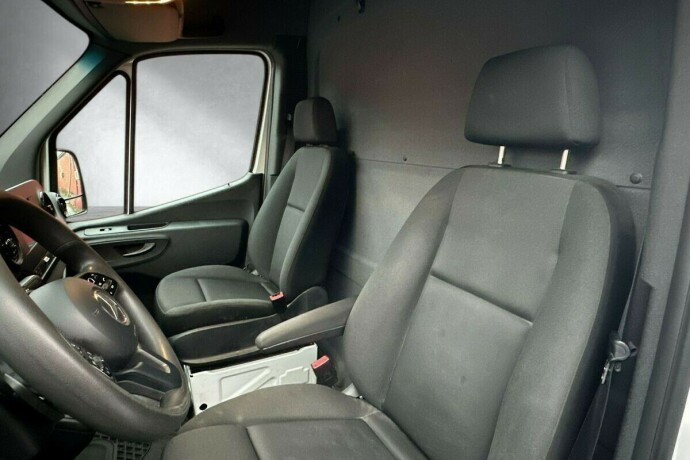 mercedes-benz-sprinter-diesel-2019-big-8