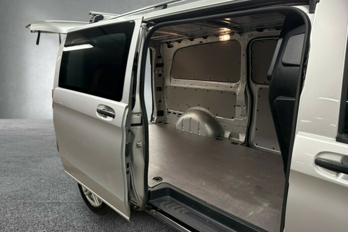 mercedes-benz-vito-diesel-2022-big-17