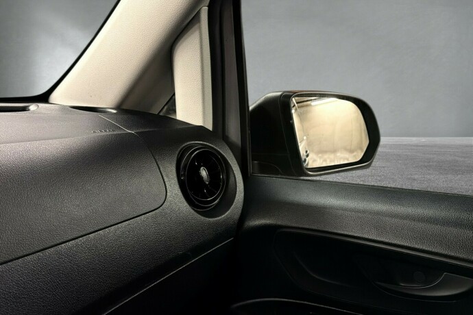 mercedes-benz-vito-diesel-2022-big-13
