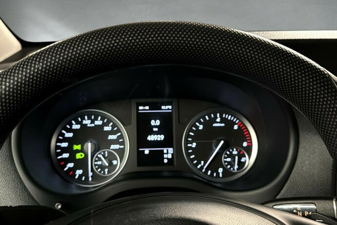 mercedes-benz-vito-diesel-2022-big-14