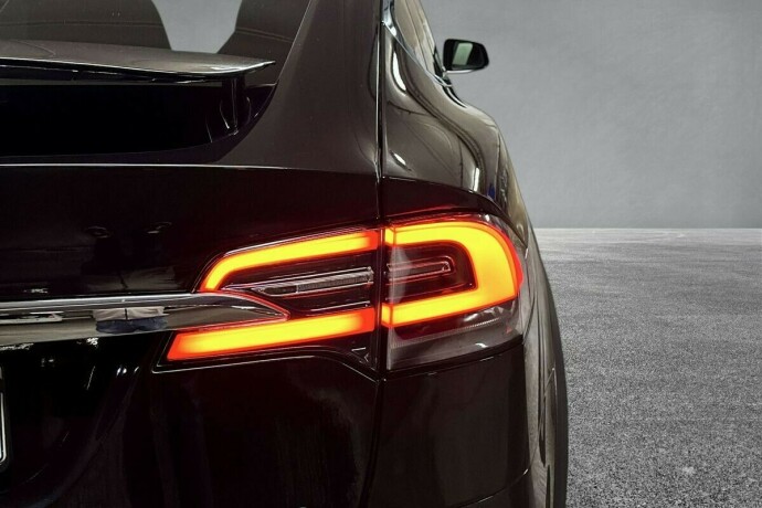 tesla-model-x-elektrisitet-2018-big-11