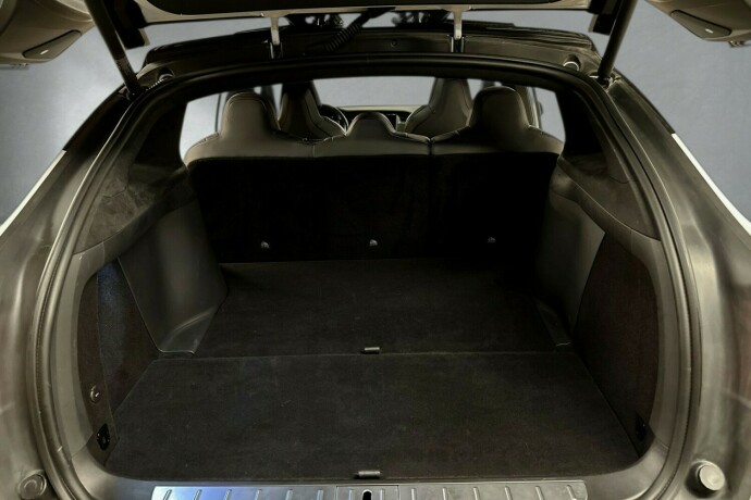 tesla-model-x-elektrisitet-2019-big-17