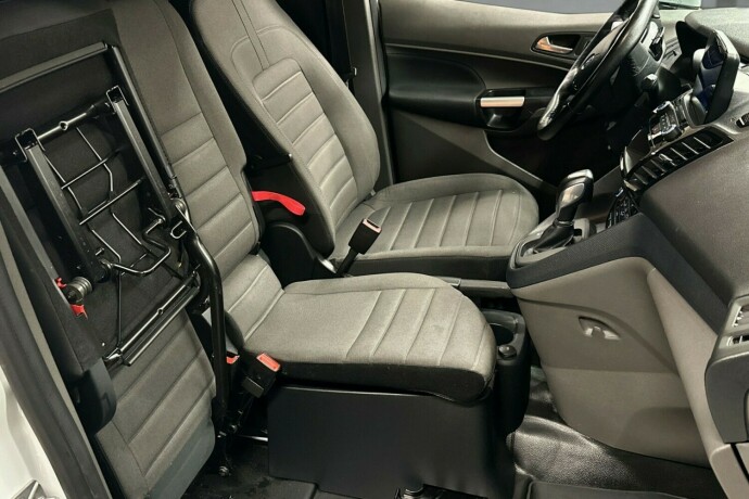 ford-transit-connect-diesel-2021-big-16