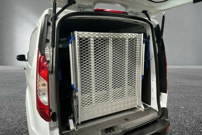 ford-transit-connect-diesel-2022-big-16