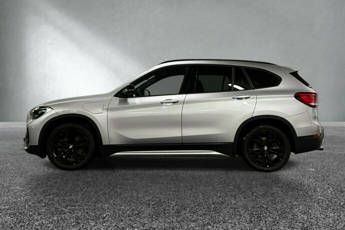 bmw-x1-elektrisitetbensin-2022-big-1