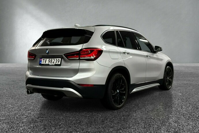 bmw-x1-elektrisitetbensin-2022-big-4