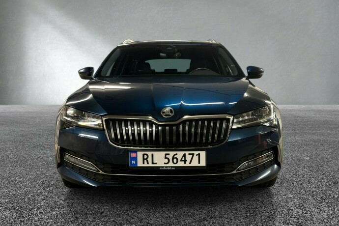 skoda-superb-diesel-2022-big-7