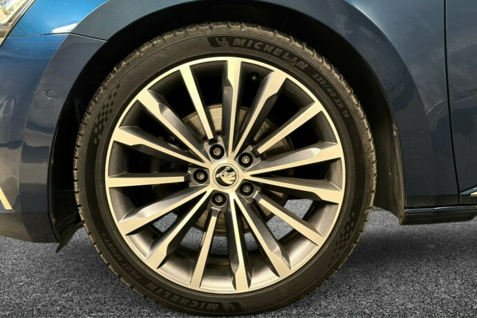 skoda-superb-diesel-2022-big-19