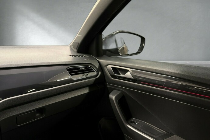 volkswagen-t-roc-bensin-2019-big-13