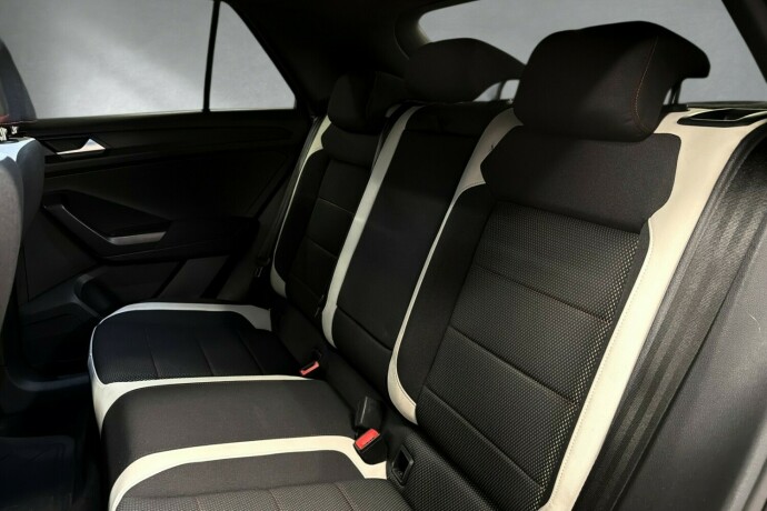 volkswagen-t-roc-bensin-2019-big-16