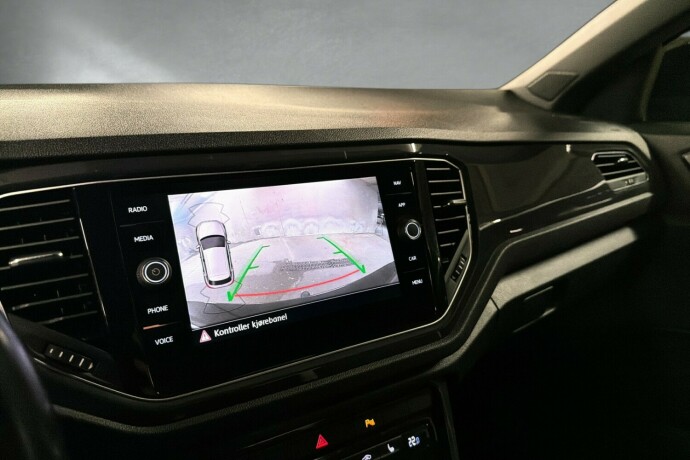 volkswagen-t-roc-bensin-2019-big-12