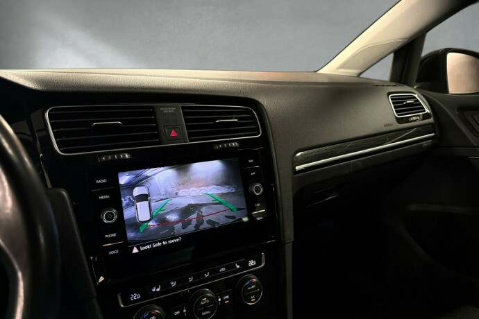 volkswagen-golf-bensin-2019-big-14