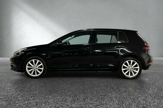 volkswagen-golf-bensin-2019-big-1