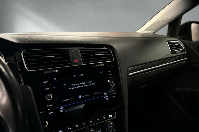 volkswagen-golf-bensin-2019-big-13