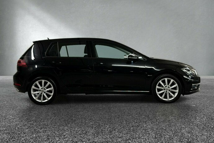 volkswagen-golf-bensin-2019-big-5