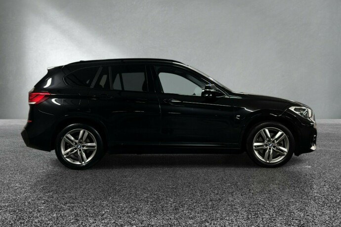 bmw-x1-plug-in-petrol-2022-big-5