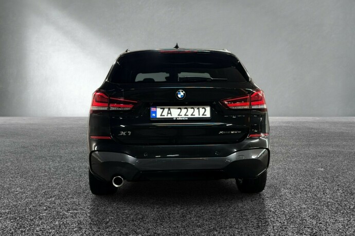 bmw-x1-plug-in-petrol-2022-big-3