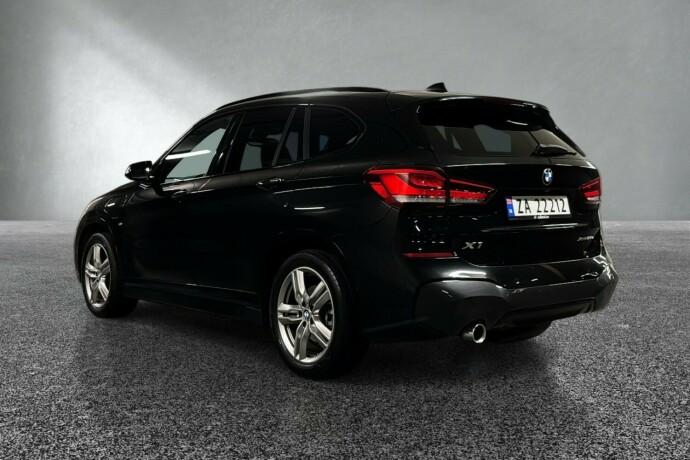 bmw-x1-plug-in-petrol-2022-big-2