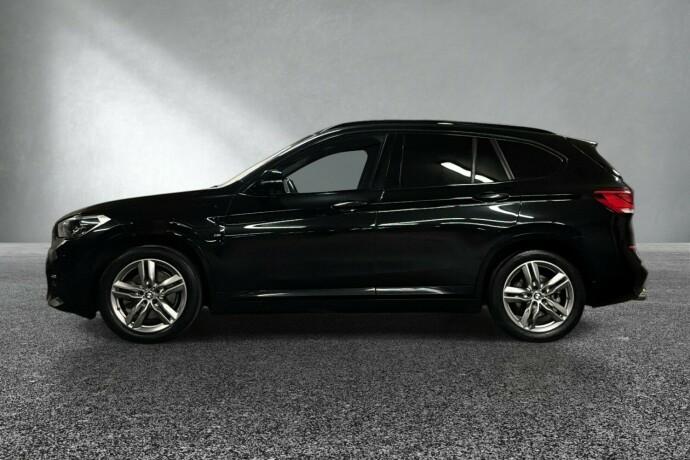 bmw-x1-plug-in-petrol-2022-big-1