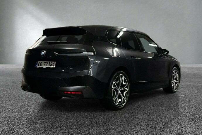 bmw-ix-xdrive-50-elektrisitet-2022-big-4