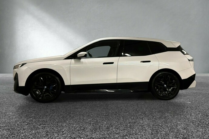 bmw-ix-xdrive-40-elektrisitet-2023-big-2