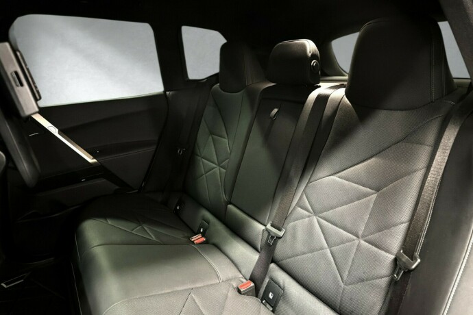 bmw-ix-xdrive-40-elektrisitet-2023-big-16