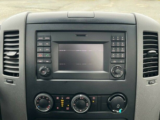 volkswagen-crafter-diesel-2014-big-16