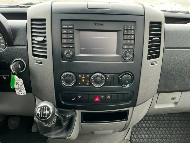 volkswagen-crafter-diesel-2014-big-15