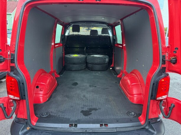 volkswagen-transporter-diesel-2020-big-12