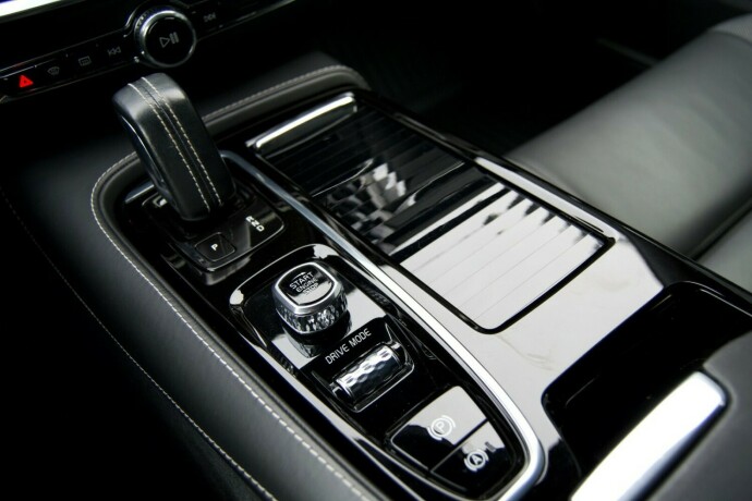 volvo-v60-plug-in-petrol-2020-big-17