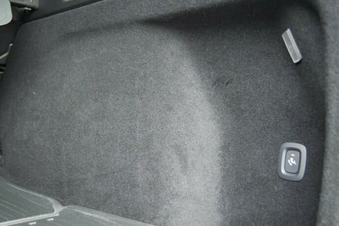 volvo-v60-plug-in-petrol-2020-big-35