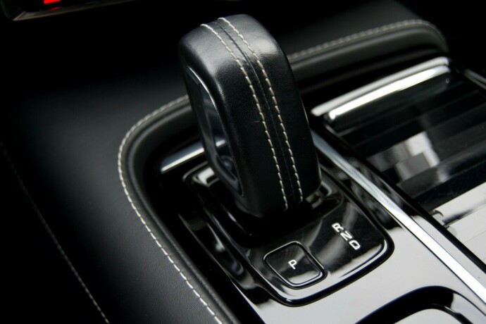 volvo-v60-plug-in-petrol-2020-big-19