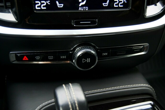 volvo-v60-plug-in-petrol-2020-big-30