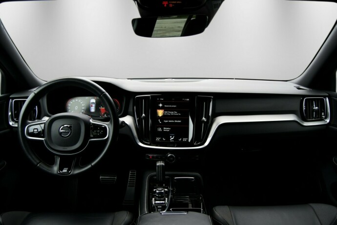 volvo-v60-plug-in-petrol-2020-big-12