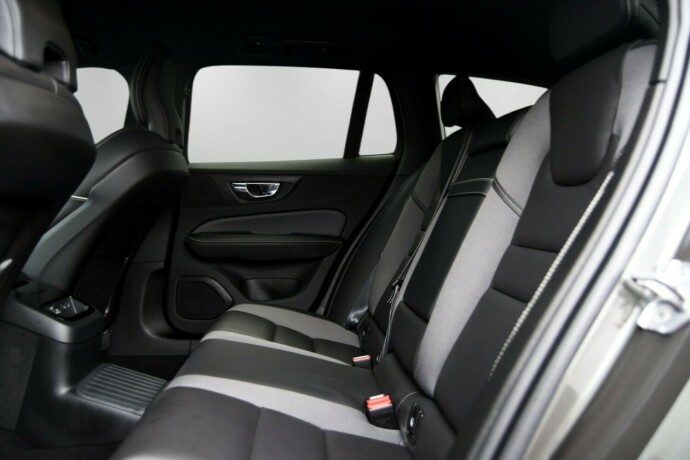 volvo-v60-plug-in-petrol-2020-big-11