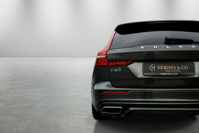 volvo-v60-plug-in-petrol-2020-big-8