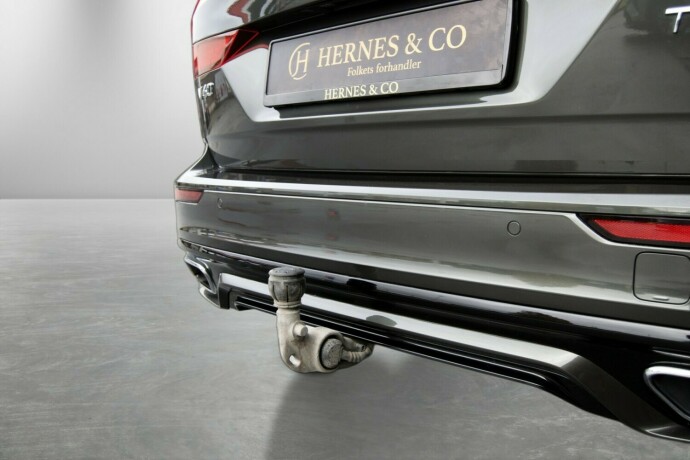 volvo-v60-plug-in-petrol-2020-big-9