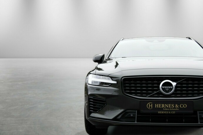 volvo-v60-plug-in-petrol-2020-big-4