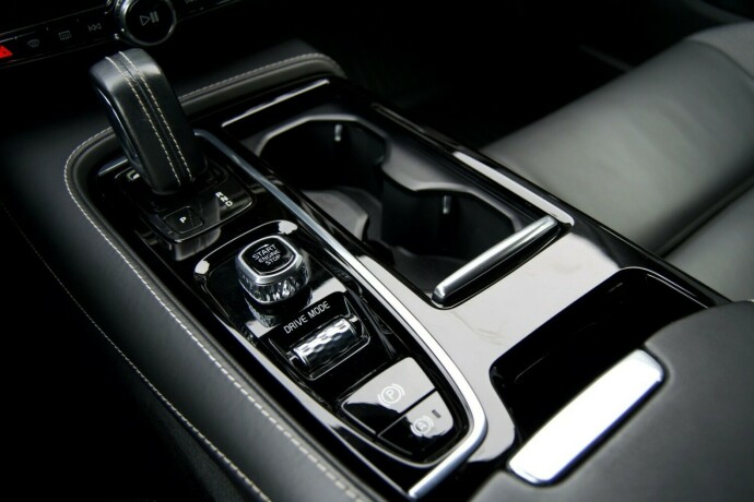 volvo-v60-plug-in-petrol-2020-big-18