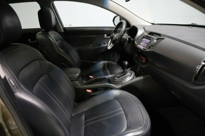 kia-sportage-diesel-2011-big-9