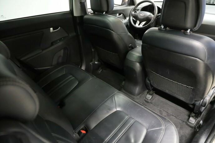 kia-sportage-diesel-2011-big-10