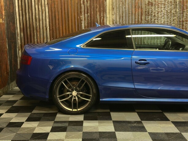 audi-rs5-bensin-2010-big-4