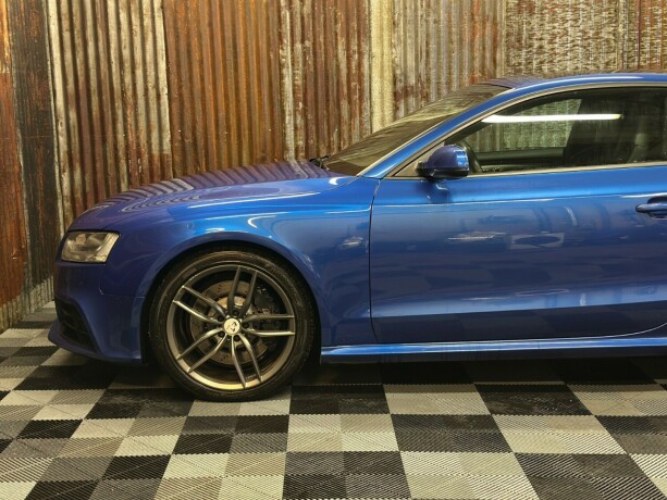 audi-rs5-bensin-2010-big-14