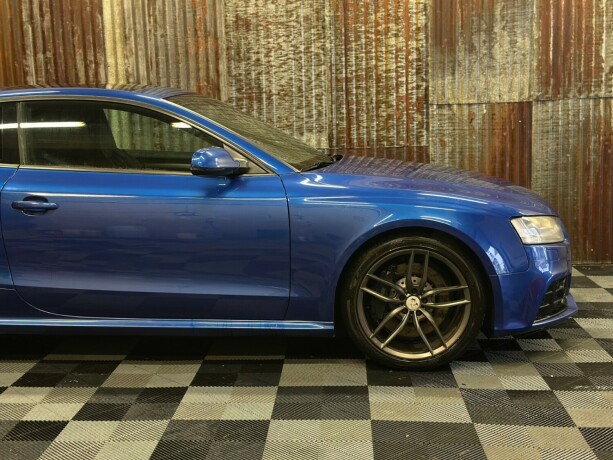 audi-rs5-bensin-2010-big-3