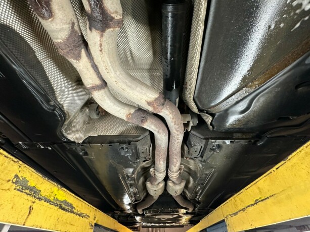 audi-rs5-bensin-2010-big-60