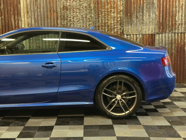 audi-rs5-bensin-2010-big-13