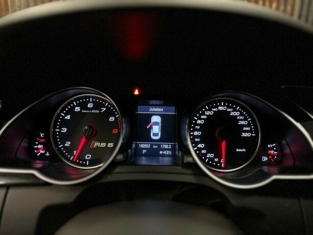 audi-rs5-bensin-2010-big-30