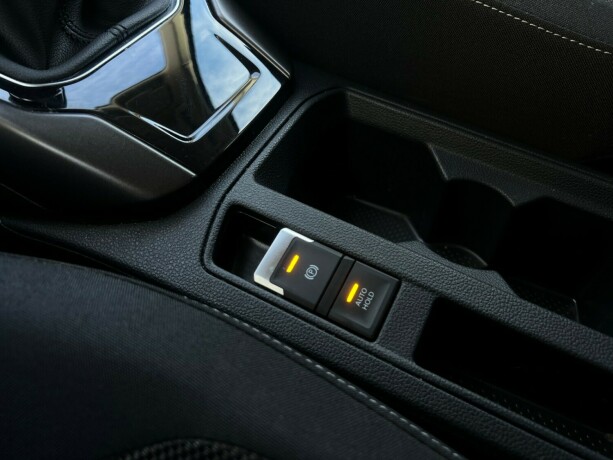 volkswagen-t-roc-bensin-2019-big-23